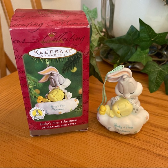 Vintage Hallmark Baby’s 1st Christmas Bugs Bunny and Tweety Ceramic Ornament - Picture 1 of 6